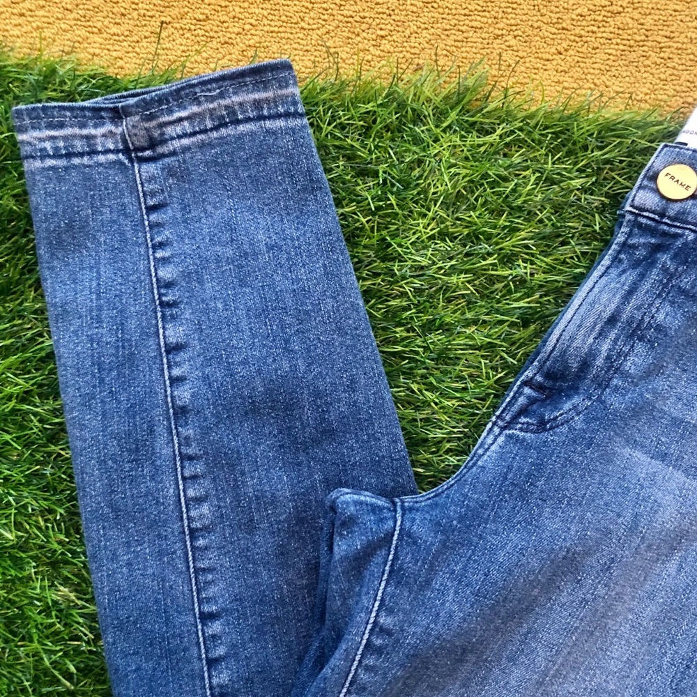 FRAME Denim Jeans - Picture 4 of 15